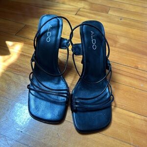 Vintage Aldo heels size 6-7